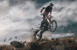 开云官方app入口-赛道与草皮的交错，当F1速度引爆绿茵场的艺术之战