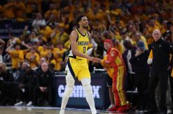 开云体育中国-步行者队宣布球员伤退季后赛