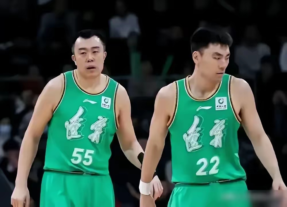 包含辽宁男篮客场大胜，向总冠军发起冲击的词条