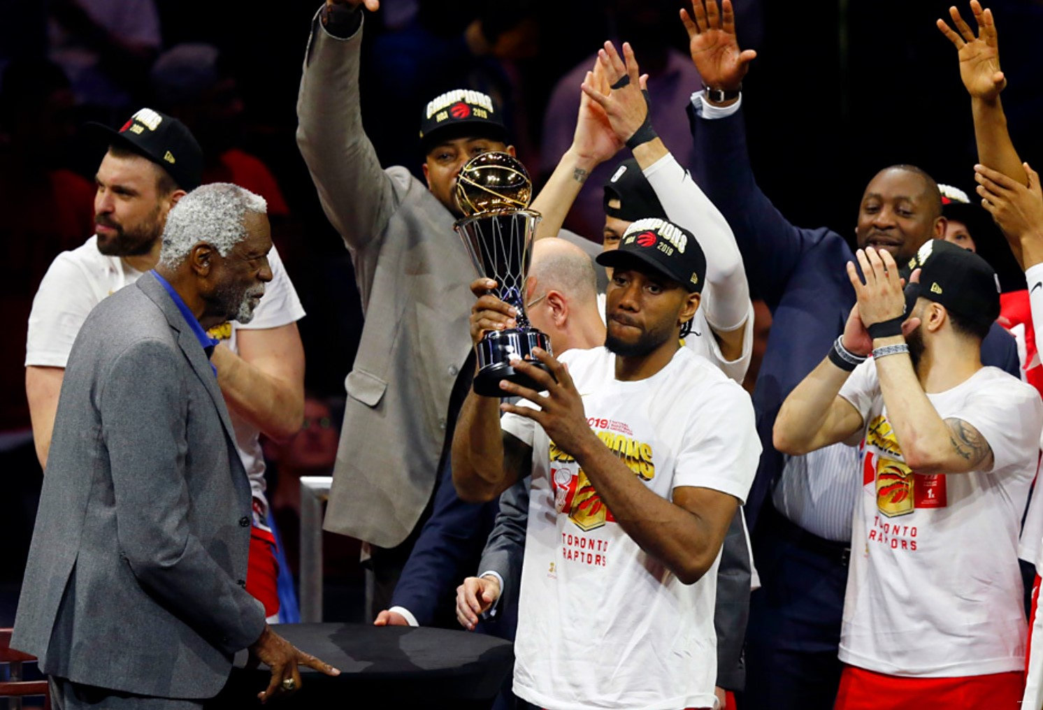 猛龙胜老鹰，伦纳德贡献30分