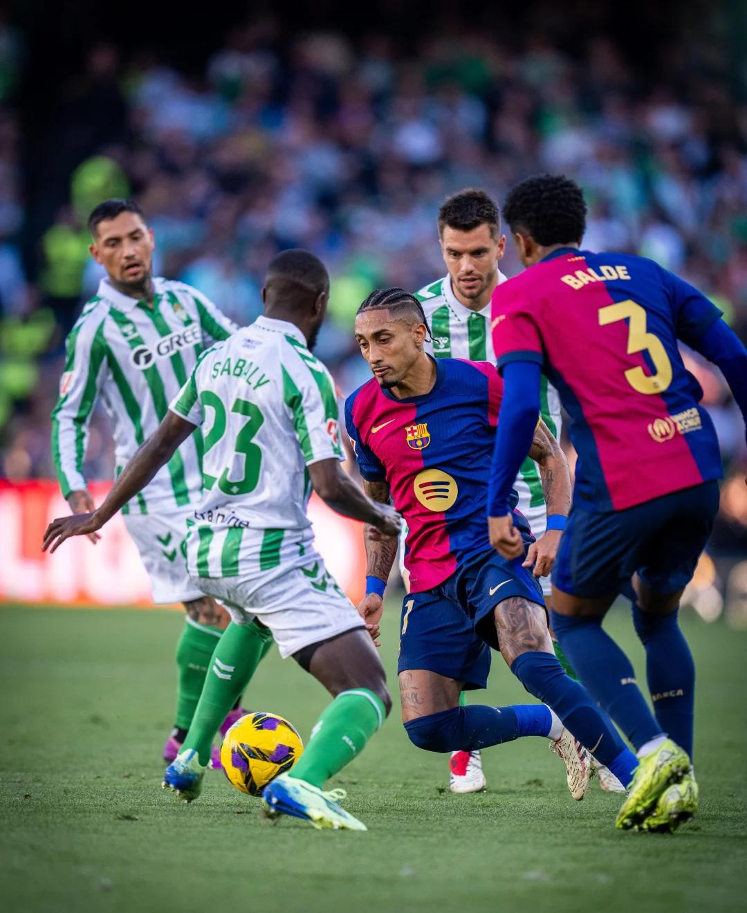 巴拉多利德客场战平，保持领先优势的简单介绍