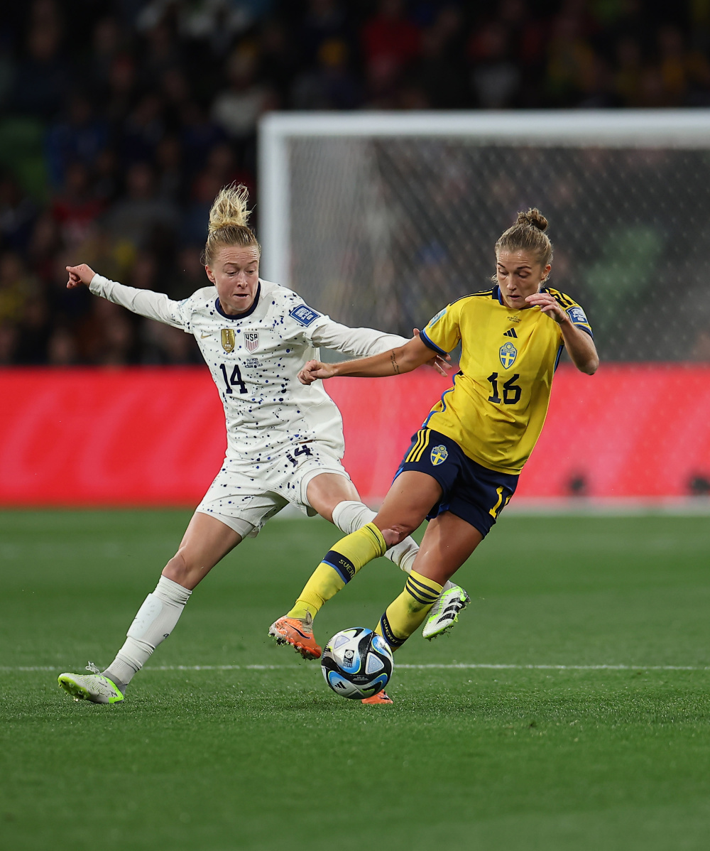 美国女足队长力挽狂澜帮助球队取胜 美国女足队长力挽狂澜帮助球队取胜