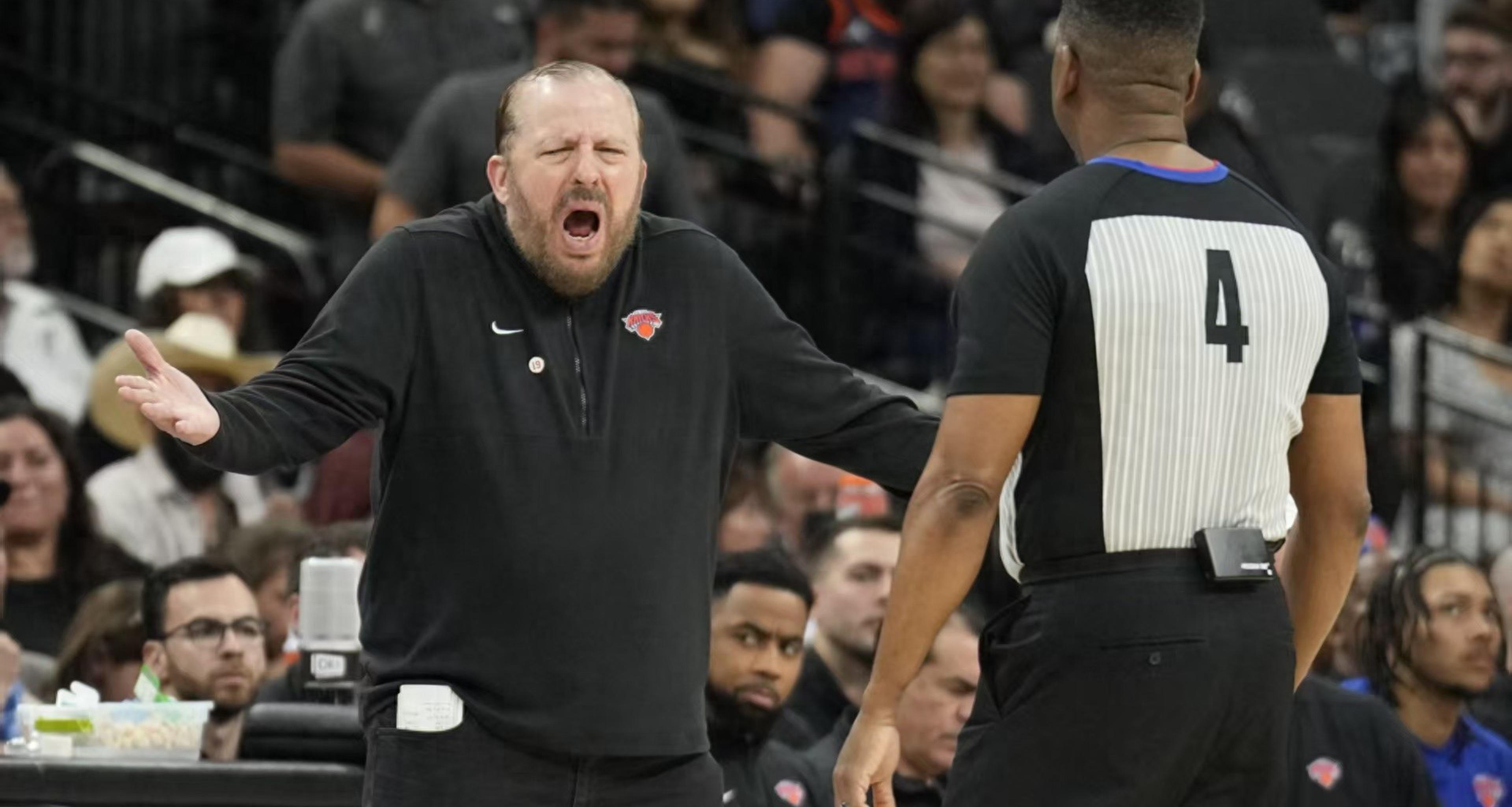 包含尼克斯队近期比赛遭受连败，球迷担忧的词条