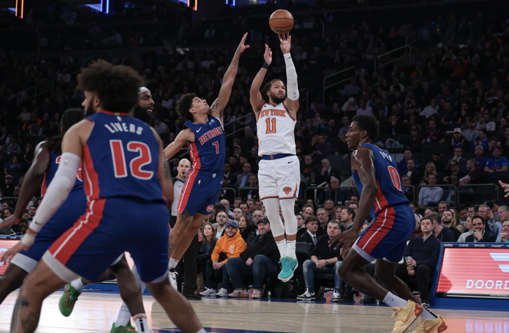 包含尼克斯队近期比赛遭受连败，球迷担忧的词条