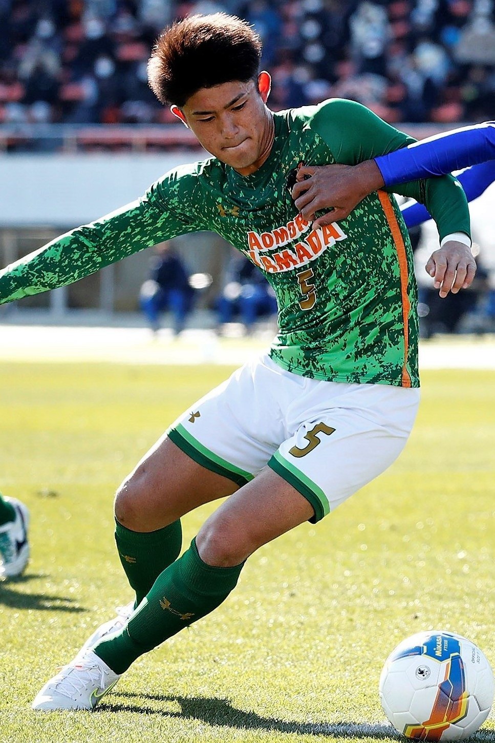 足球传奇球员重返操场 足球传奇球员重返操场