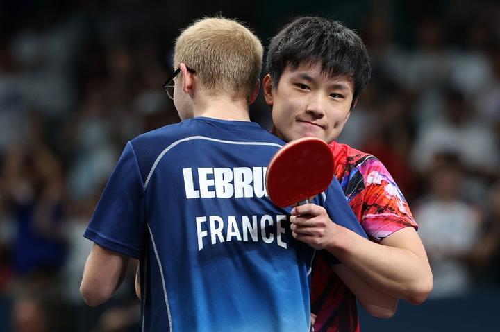 包含奥地利队逆转法国队，张本智和统治全场的词条