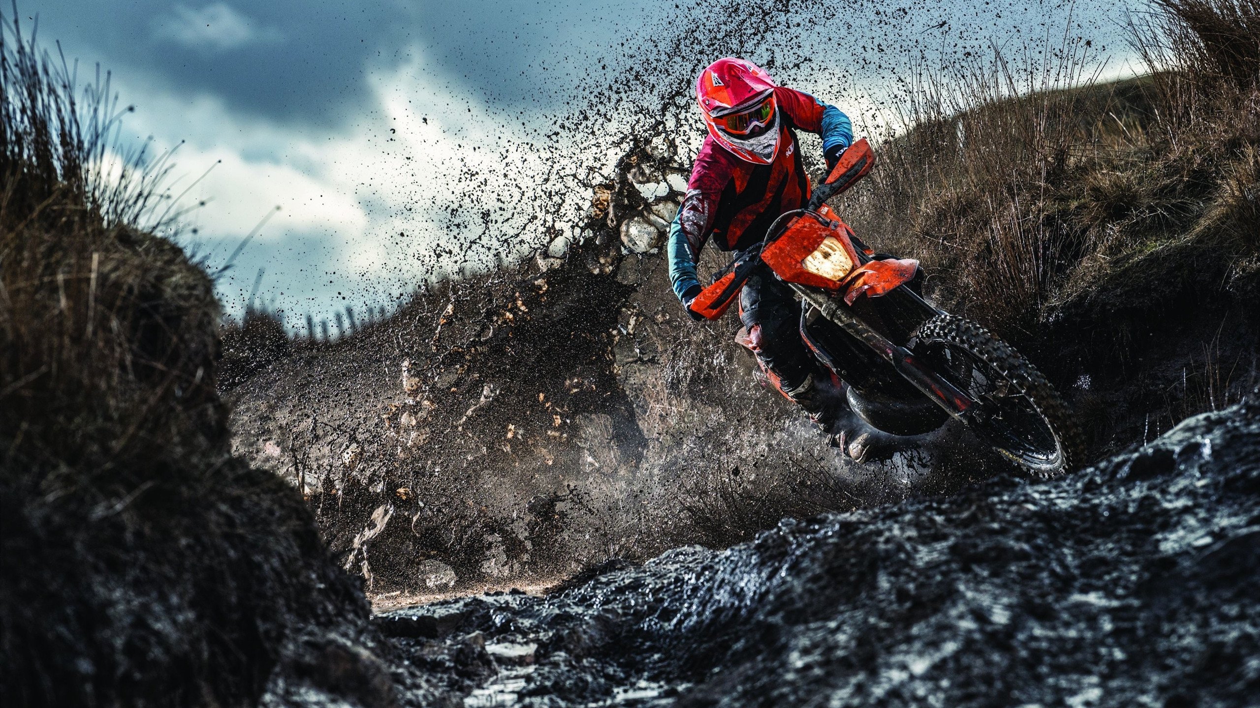 银石王座易主，拉塞尔关键制胜，阿斯顿马丁完胜梅赛德斯的启示