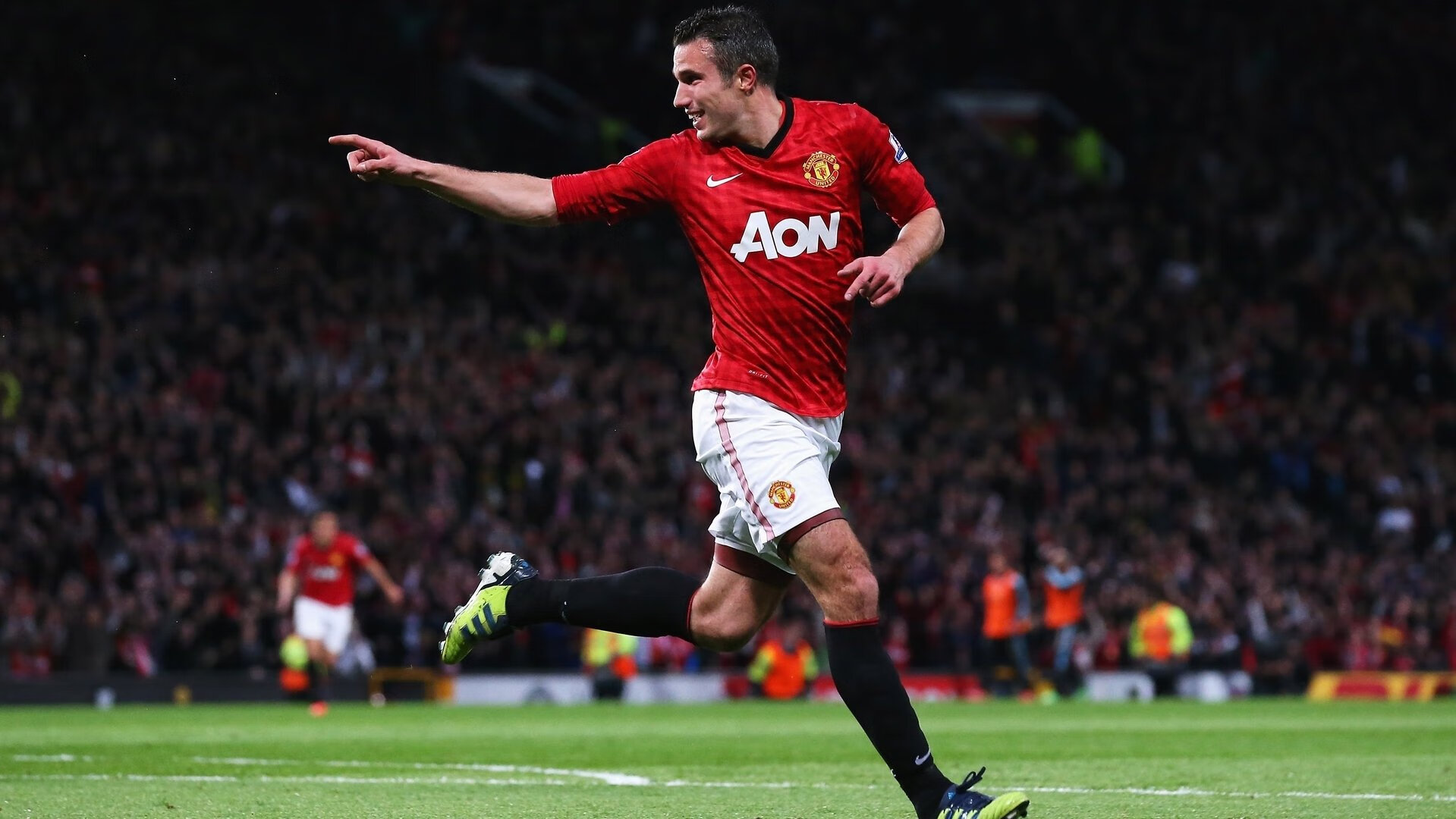 沉睡巨人苏醒，雷诺爆冷完胜红牛，汉密尔顿如何扛起整支车队？