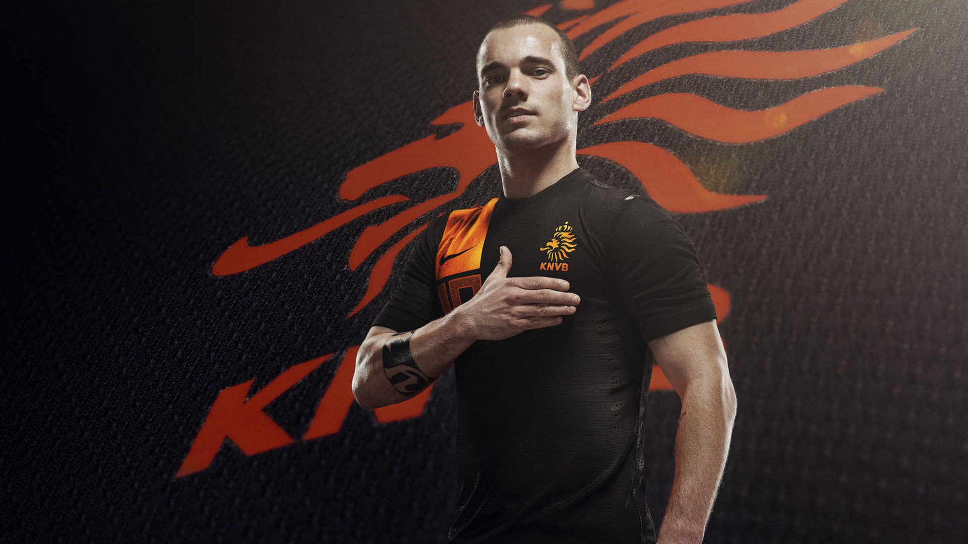 当红黑旗帜遇上橙色风暴，C罗的惊世倒钩如何照亮了这场跨越时空的对决